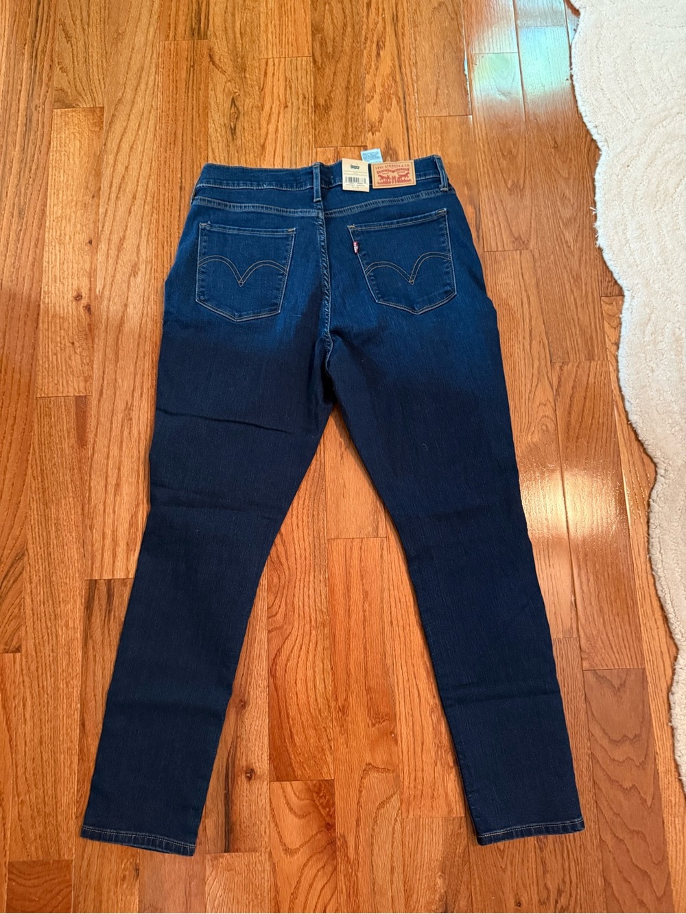 NWT Levi's Dark Indigo Women's Skinny Jeans Size 10S - Picture 6 of 6
